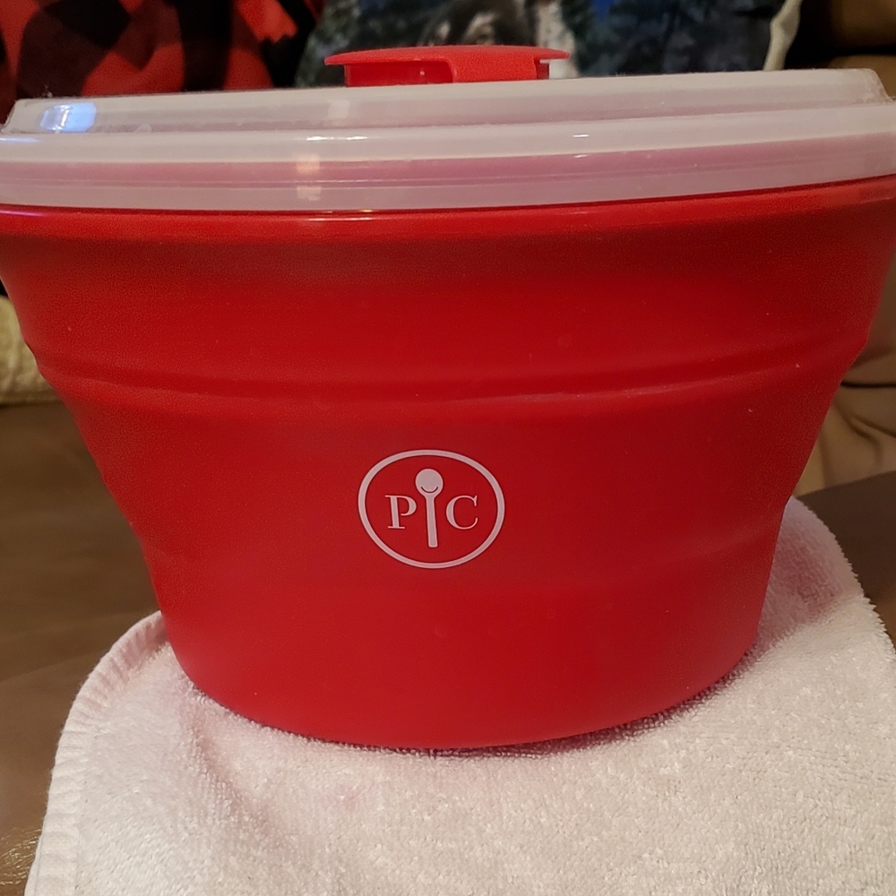 Pampered chef Micro popcorn maker